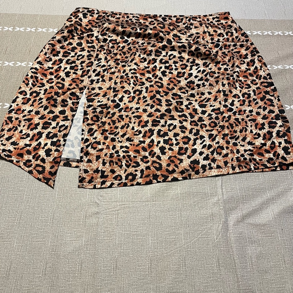 BLOOM CHIC skirt, size large